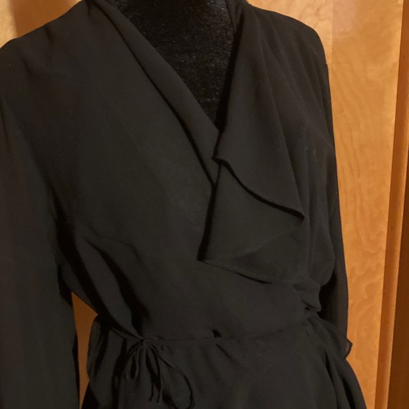 The Pyramid Collection Black Wrap Blouse - Picture 3 of 4